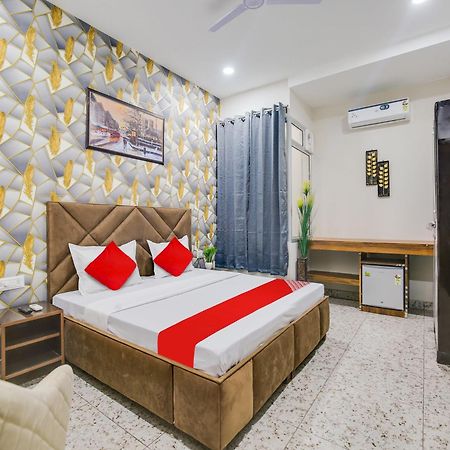 Hotel O Silver Sky Ludhiana Exteriör bild