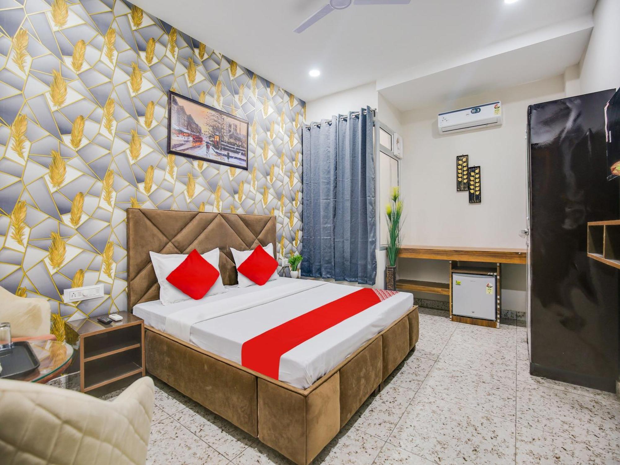 Hotel O Silver Sky Ludhiana Exteriör bild